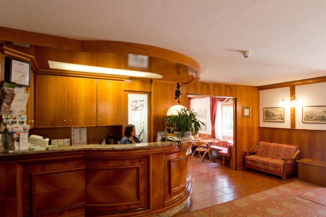 Residence Hotel Santa Maria piscina e wellness Peio Fonti Esterno foto